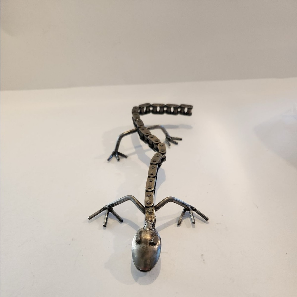 Metal art lizzard 13x1x5 unique piece made by veteran who is disabled